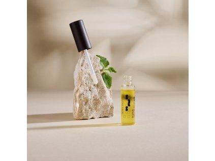 4374 serum na pery hydratacia a vyplnenie lip serum plump and hydration 7 ml